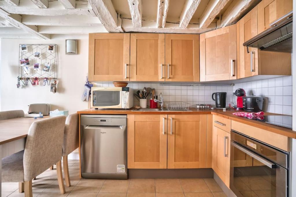 Superb 2 Bedroom Flat In Le Marais Neighborhood Paryż Zewnętrze zdjęcie